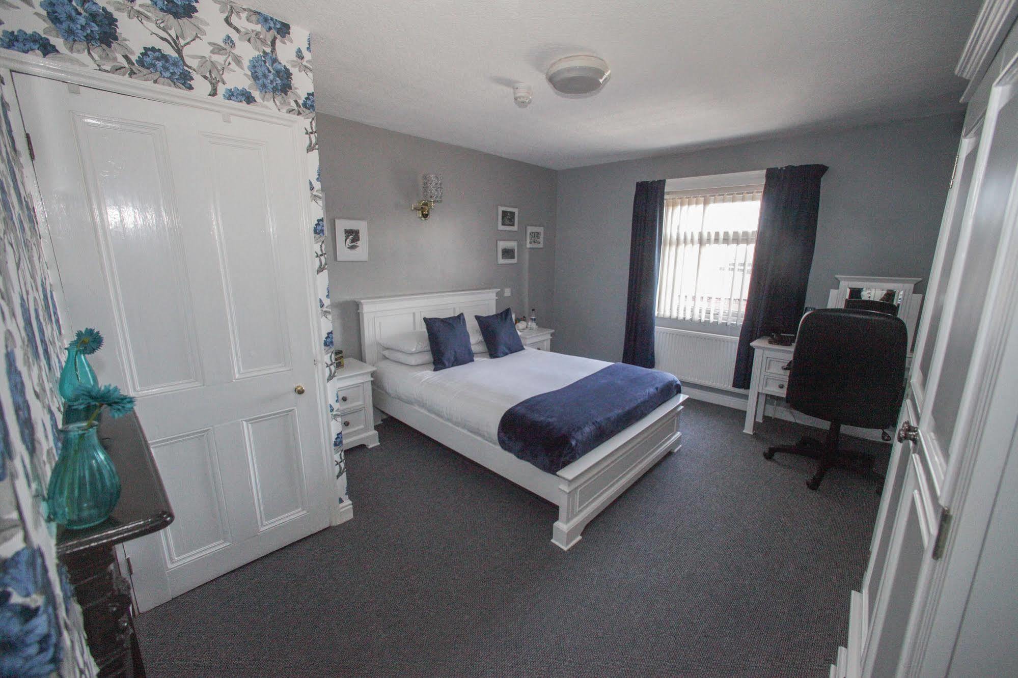 Tower House Executive Guest House Pontefract Exterior foto